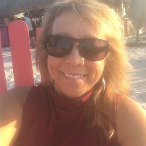 Meet your Posher, Julie